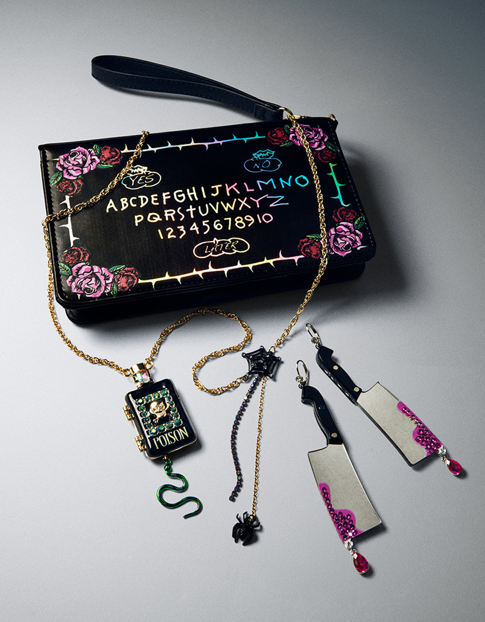 POISON LONG PENDANT NECKLACE BLACK